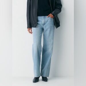 Denim Forum The Farrah Hi-rise
Wide Jean